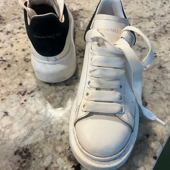 Alexander McQueen Oversized Sneakers - Picture 3 of 3